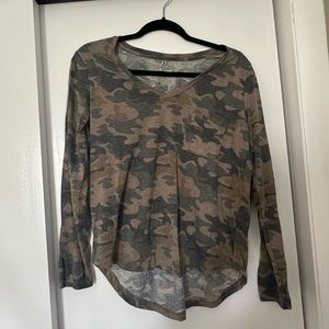Tresics Camo Long Sleeve Top